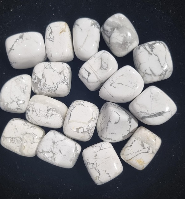 Howlite-2.jpg