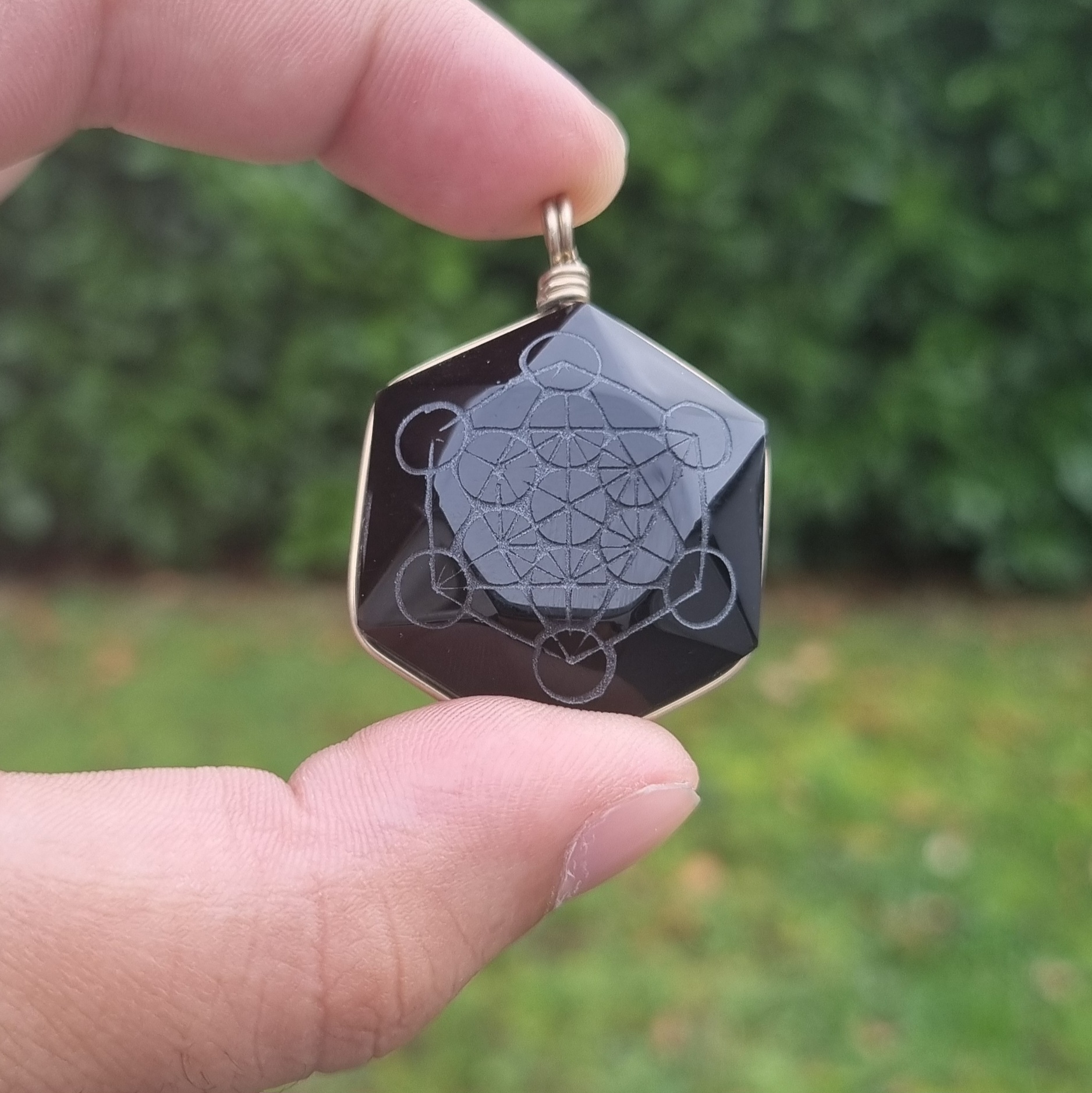 pendentif_obsidienne_noire_2_1 pendentif_obsidienne_noire_2_1
