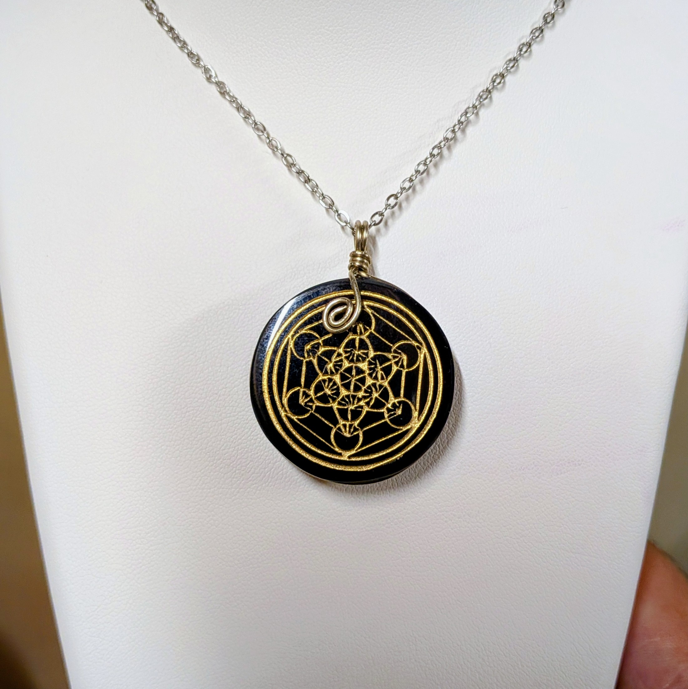 pendentif_obsidienne_noire_grave_metatron
