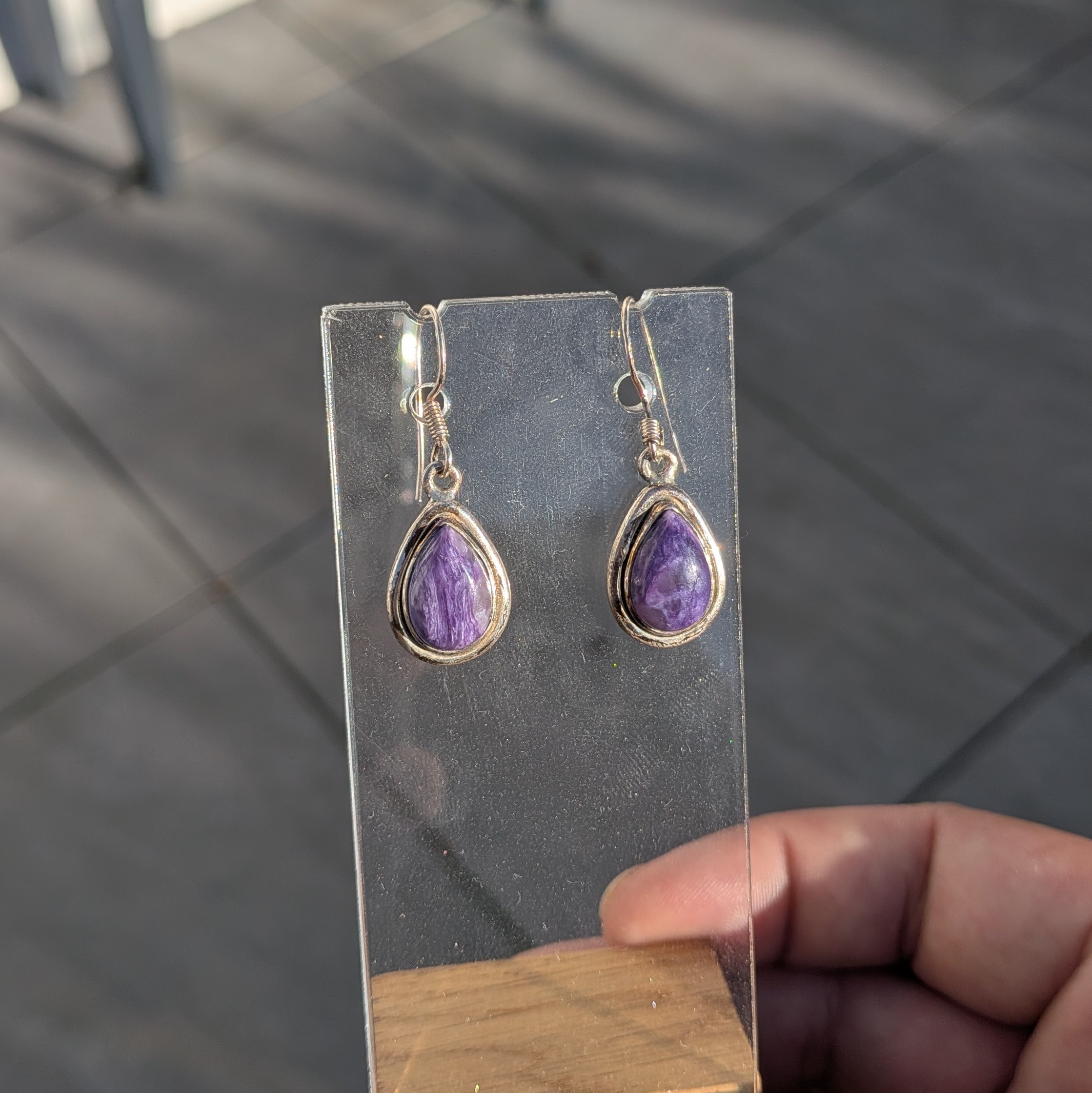 boucles_oreilles_charoite_1 boucles_oreilles_charoite_1