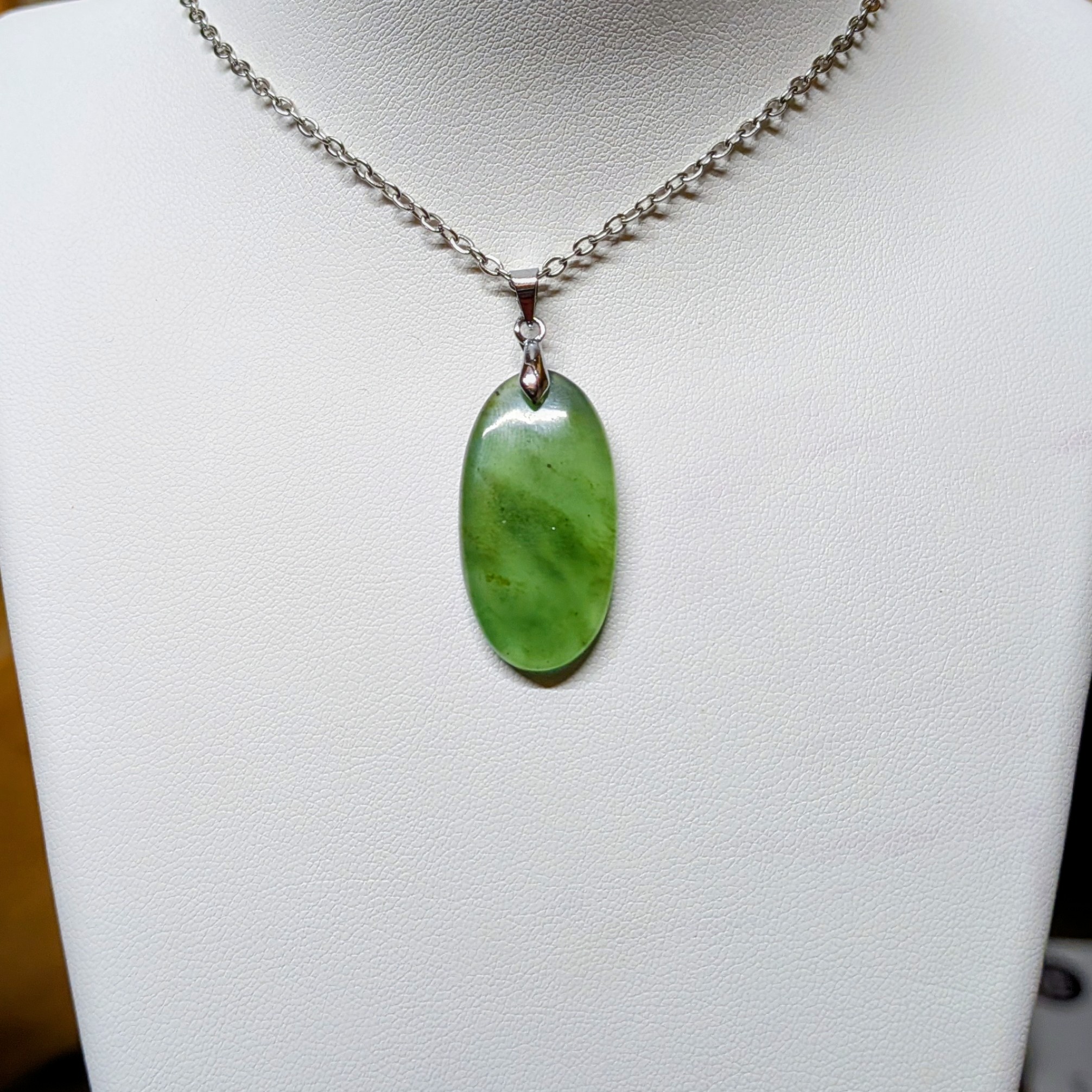 pendentif_jade_nephrite_3 pendentif_jade_nephrite_3