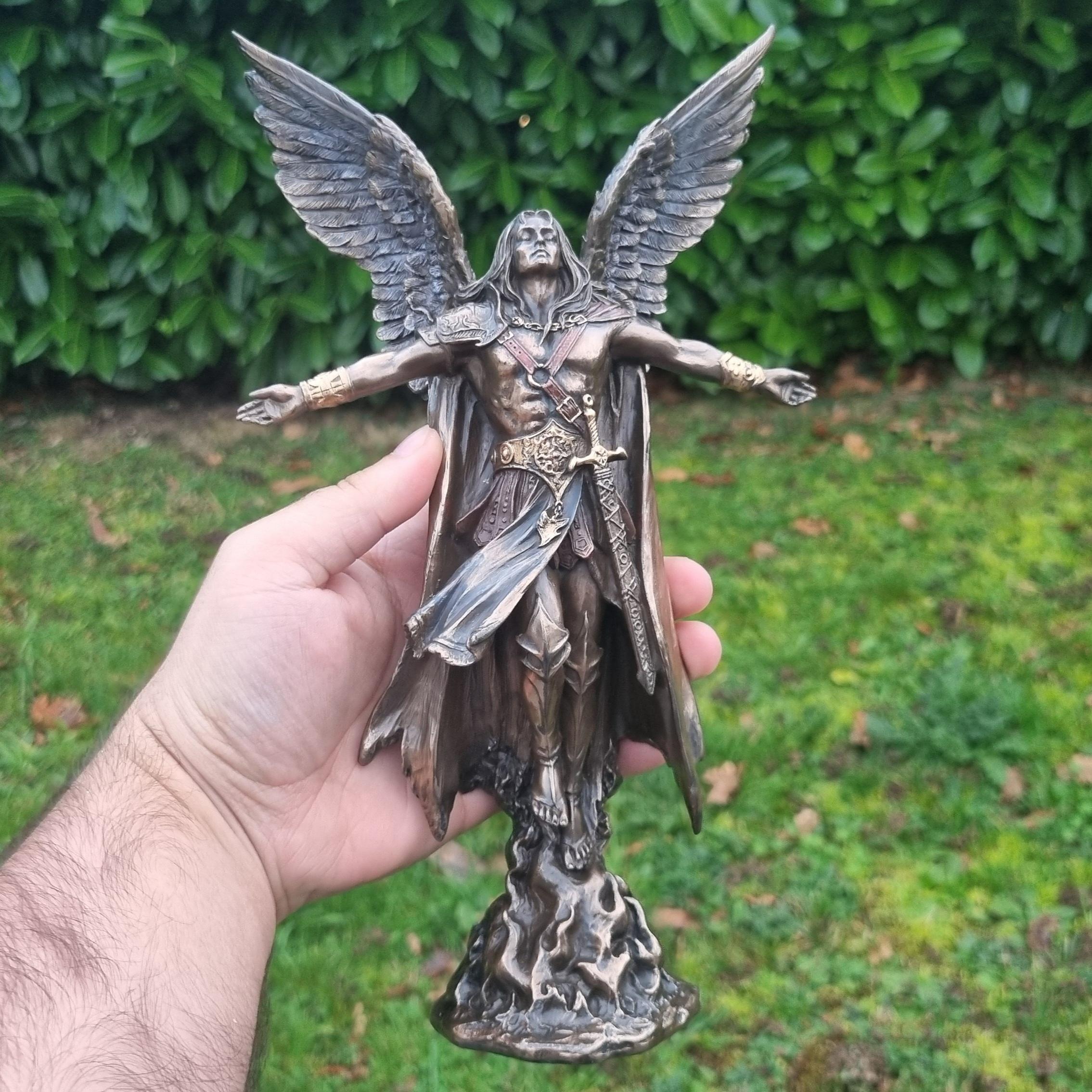 statue_archange_uriiel
