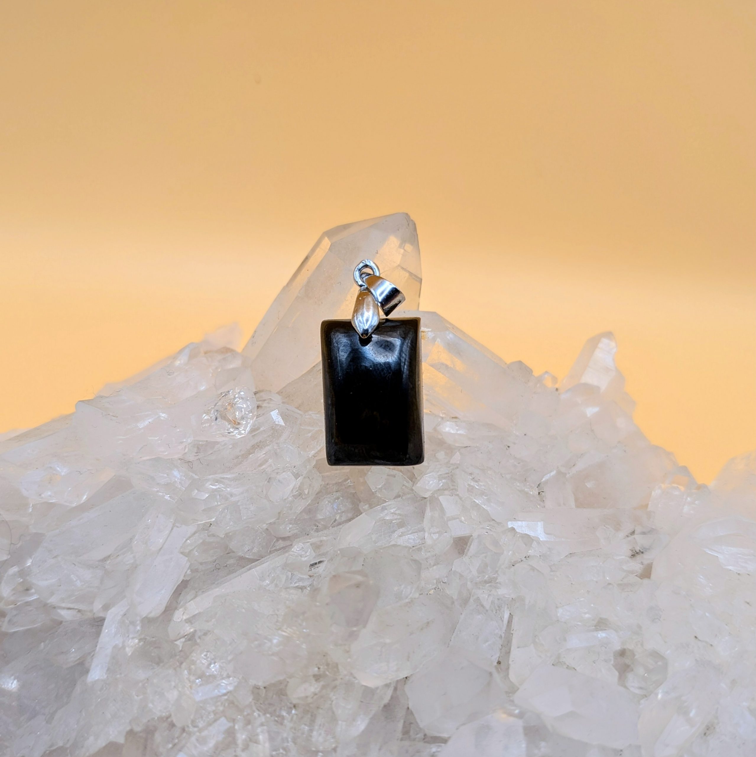 pendentif_spinelle_noir_2