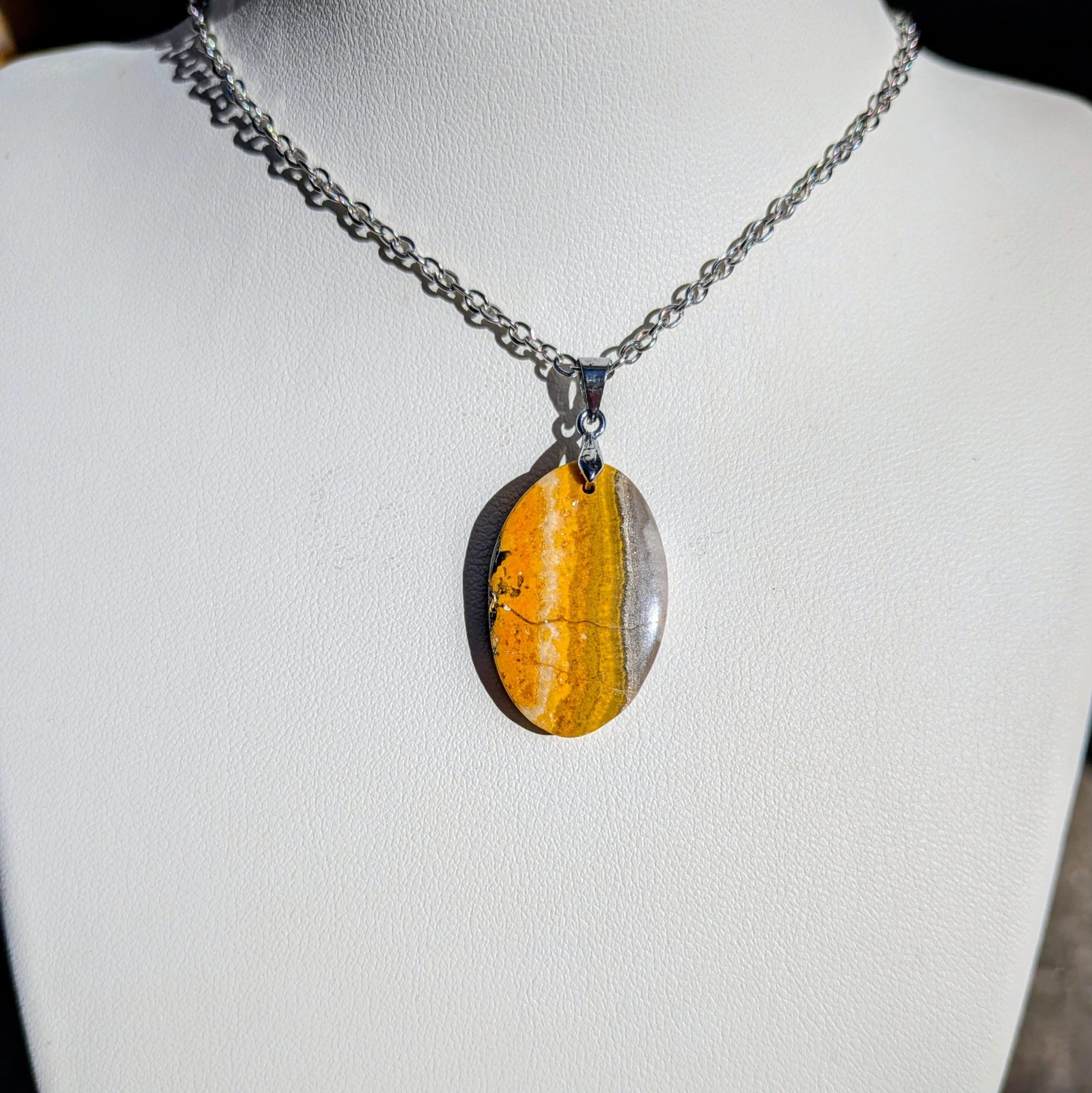 pendentif_jaspe_bumblebee_1 pendentif_jaspe_bumblebee_1