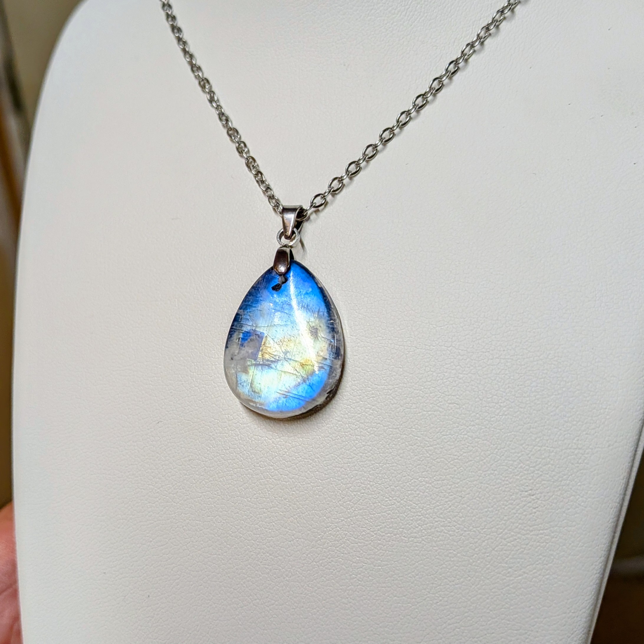 pendentif_labradorite_blanche_5 pendentif_labradorite_blanche_5