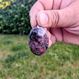 Pendentif Eudialyte (pièce unique)